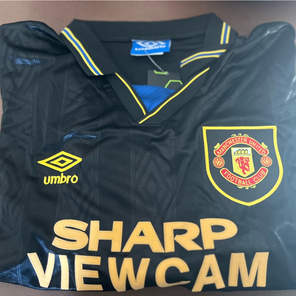 Great Jersey ! Manchester United retro Cantona 7